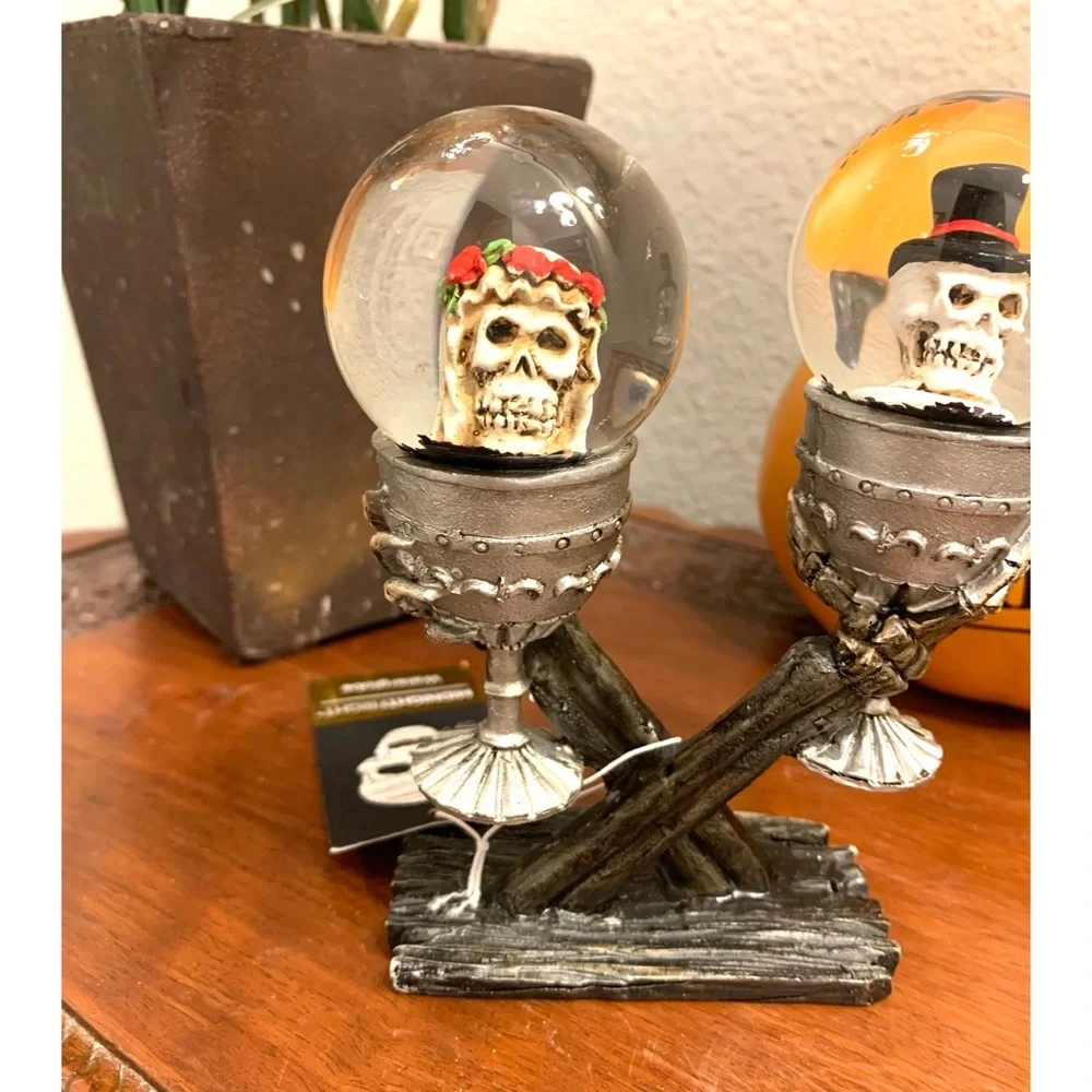 ☠️ DAY OF THE DEAD GOTHIC HALLOWEEN CATRIN & CATRINA WATER GLOBES WITH BATS - Picture 2 of 9